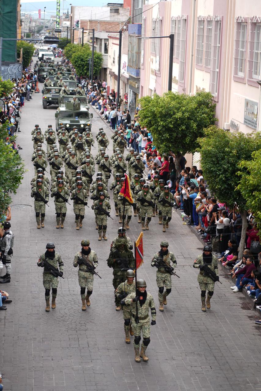 DESFILE POR EL 214 ANIVERSARIO DEL INICIO DE LA GUERRA DE INDEPENDENCIA