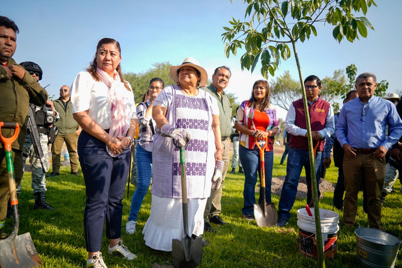INICIA REFORESTACIÓN DEL PARQUE BICENTENARIO, EN EL DÍA MUNDIAL DE LA TIERRA